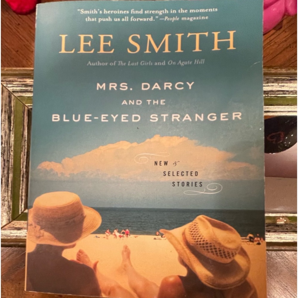 Mrs.Darcy and the blue-eyed stranger by Lee Smith